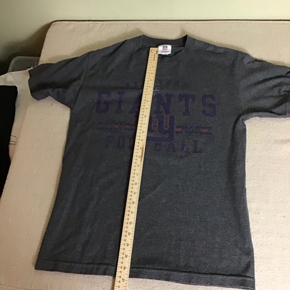NFL New York Giants GrayTee Shirt Sz. Med EUC (flaw) Sports Apparel, Sports Logo - Picture 8 of 10